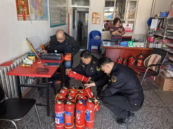 杭锦后旗市场监管局联合自治区审评查验中心开展重点工业产品专项抽检