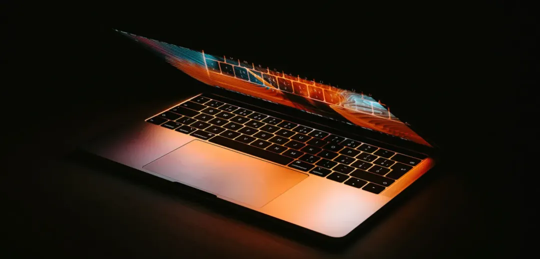 2026 OLED市场变局:手机遇冷,苹果MacBook Pro成新引擎?