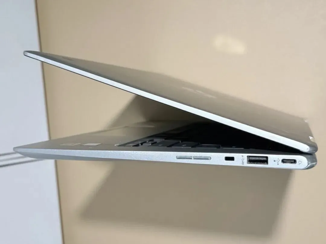 四百出头的笔记本现身市场,i5-8350U,翻转触摸屏,8G内存,当年售价近八千,朋友们说划算不划算?