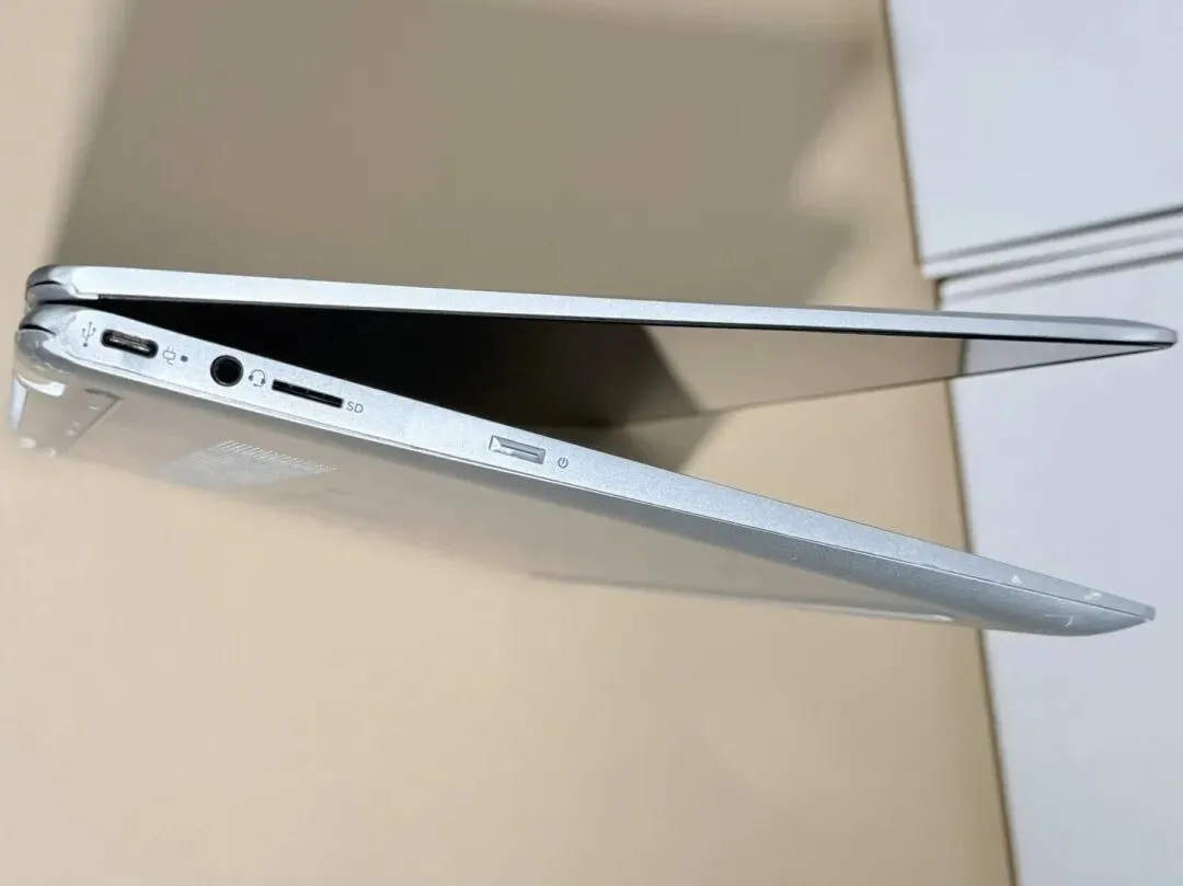 四百出头的笔记本现身市场,i5-8350U,翻转触摸屏,8G内存,当年售价近八千,朋友们说划算不划算?