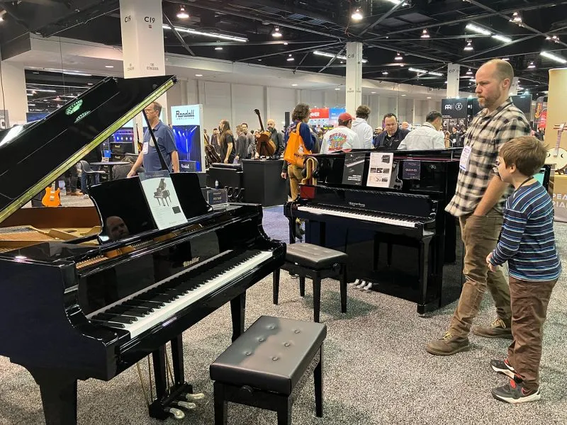 珠江钢琴的中年危机到了?市场大环境的不好和一场豪赌可能会让其面临破产重组