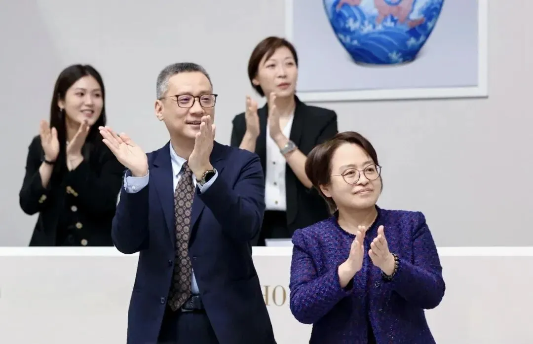 冰火两重天!市场疯狂撕裂:普品死、高货疯,2026香港将引爆民藏变现终极狂潮!赤裸裸的现实!香港民藏变现将掀起资本血拼!