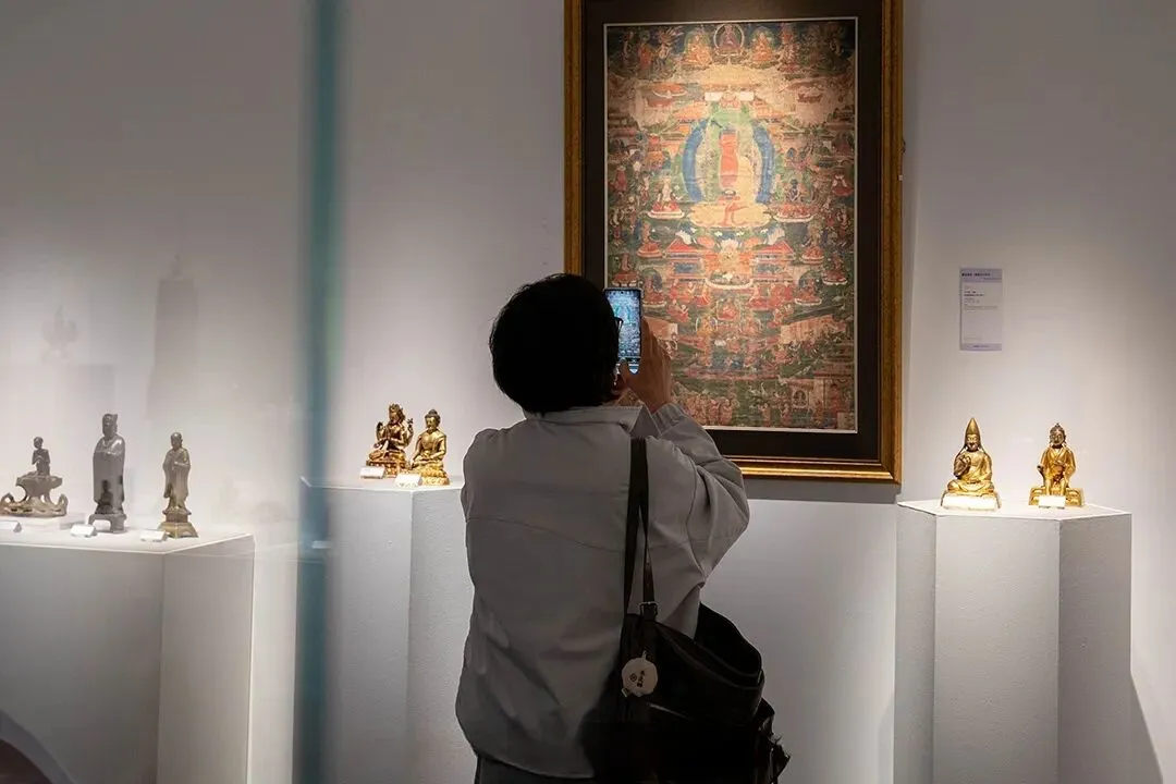 冰火两重天!市场疯狂撕裂:普品死、高货疯,2026香港将引爆民藏变现终极狂潮!赤裸裸的现实!香港民藏变现将掀起资本血拼!