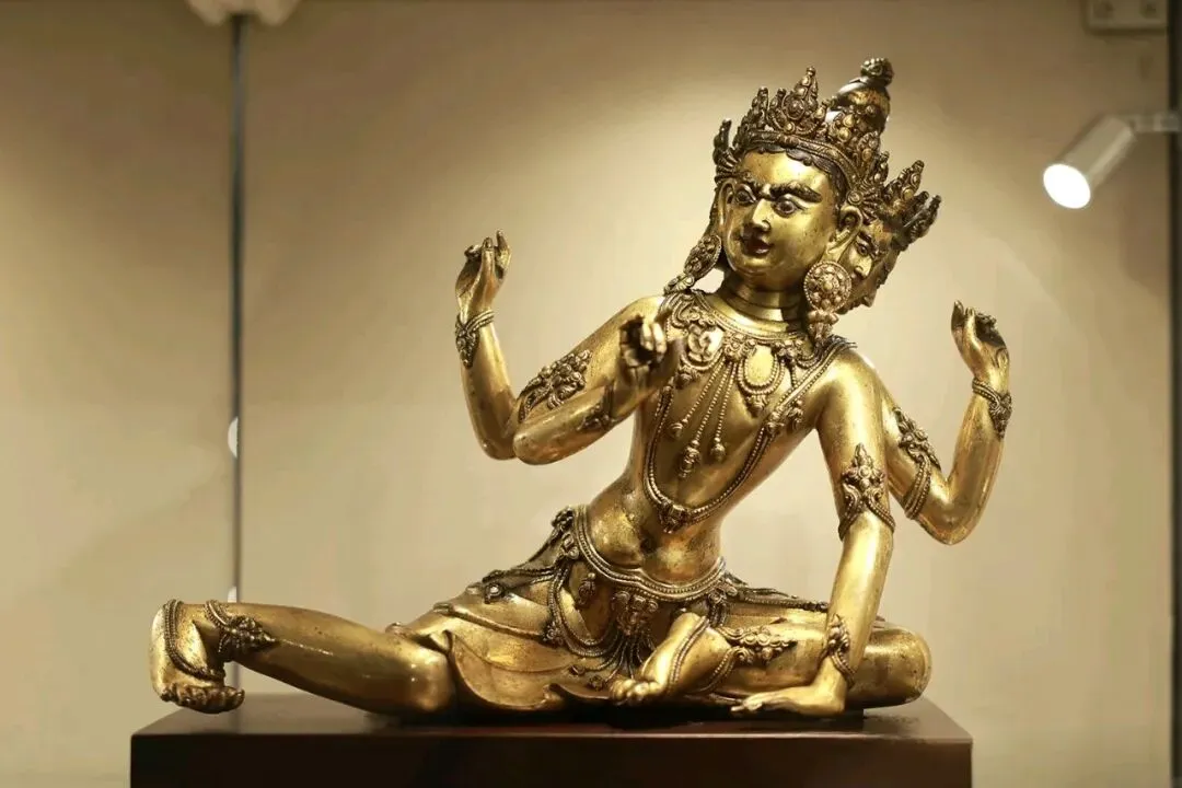 冰火两重天!市场疯狂撕裂:普品死、高货疯,2026香港将引爆民藏变现终极狂潮!赤裸裸的现实!香港民藏变现将掀起资本血拼!