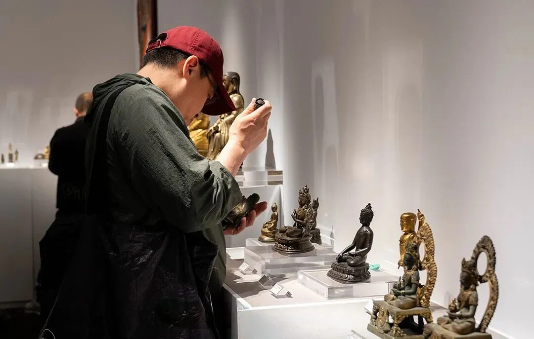 冰火两重天!市场疯狂撕裂:普品死、高货疯,2026香港将引爆民藏变现终极狂潮!赤裸裸的现实!香港民藏变现将掀起资本血拼!