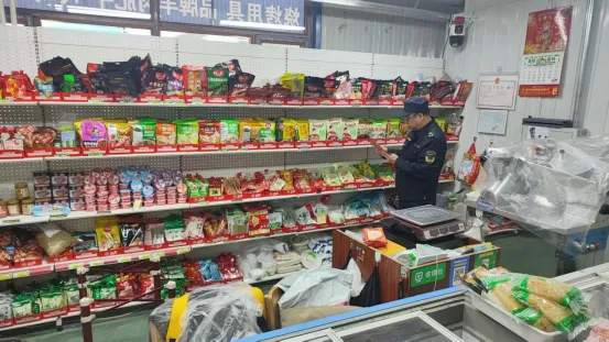 县市场监管局开展农贸市场及周边食品安全集中大排查