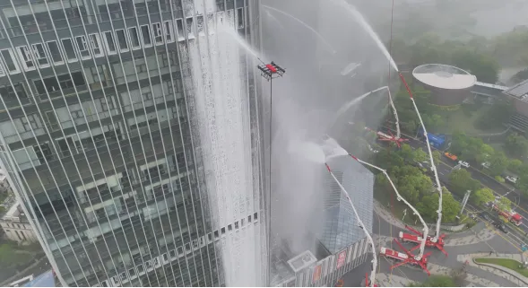 系留无人机消防车:实战演练&海外市场双突破