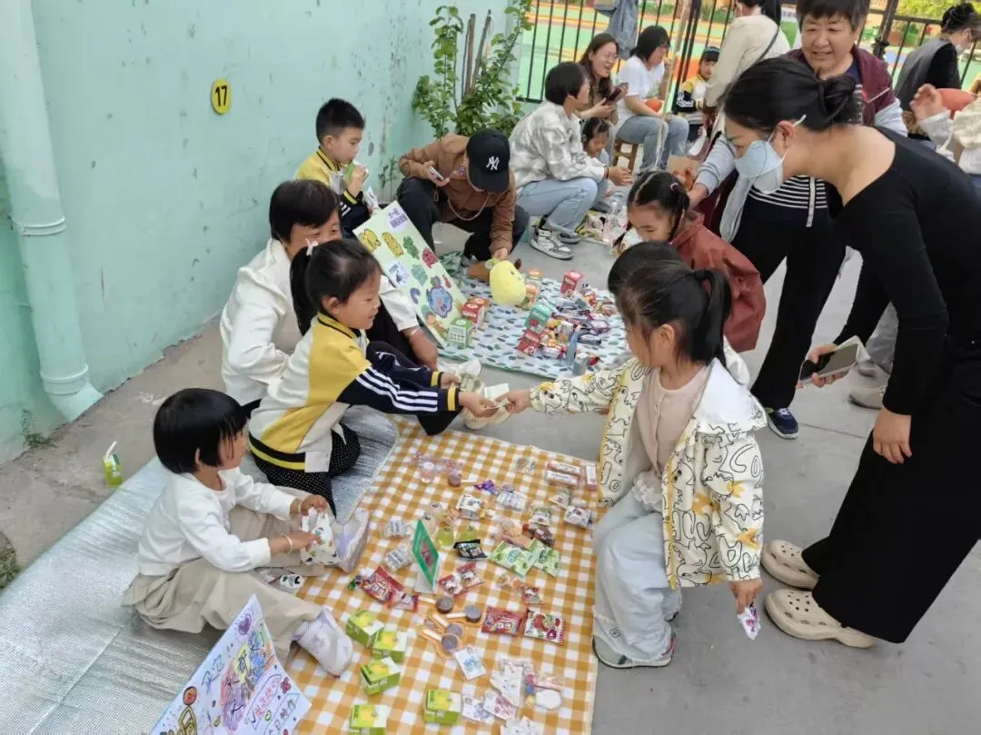 【班级风采】萌娃“趣”当家,跳蚤市场乐翻天–盐山县直幼儿园大一班主题活动大富翁之旅完结篇(三)