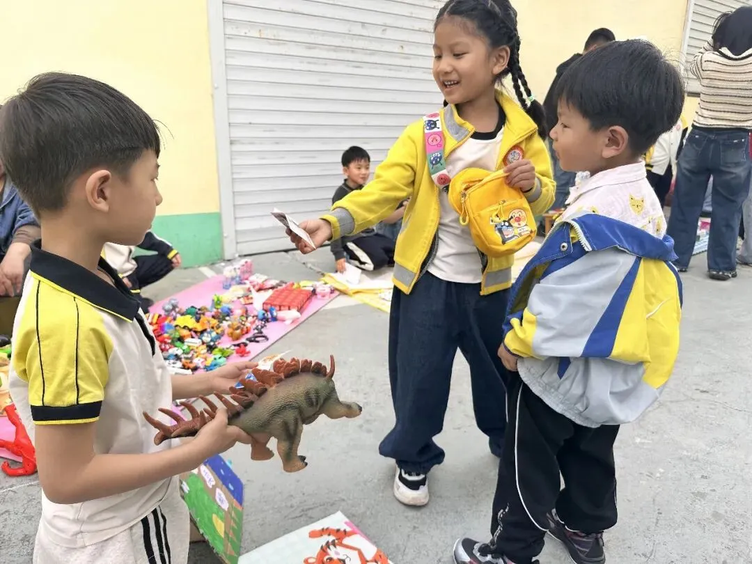 【班级风采】萌娃“趣”当家,跳蚤市场乐翻天–盐山县直幼儿园大一班主题活动大富翁之旅完结篇(三)