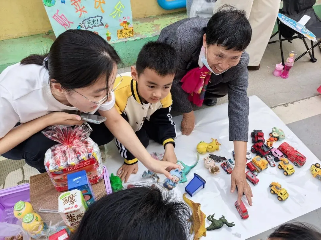 【班级风采】萌娃“趣”当家,跳蚤市场乐翻天–盐山县直幼儿园大一班主题活动大富翁之旅完结篇(三)