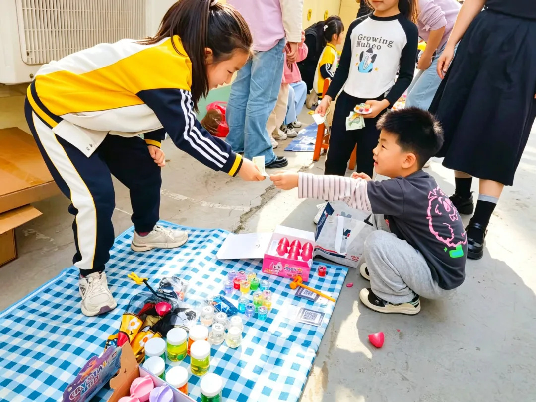 【班级风采】萌娃“趣”当家,跳蚤市场乐翻天–盐山县直幼儿园大一班主题活动大富翁之旅完结篇(三)
