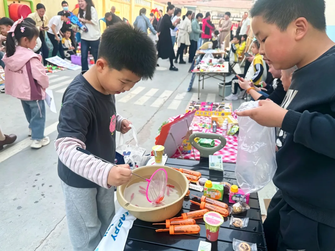 【班级风采】萌娃“趣”当家,跳蚤市场乐翻天–盐山县直幼儿园大一班主题活动大富翁之旅完结篇(三)