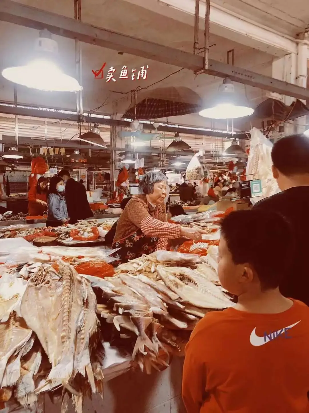 小镇上的塘缀市场