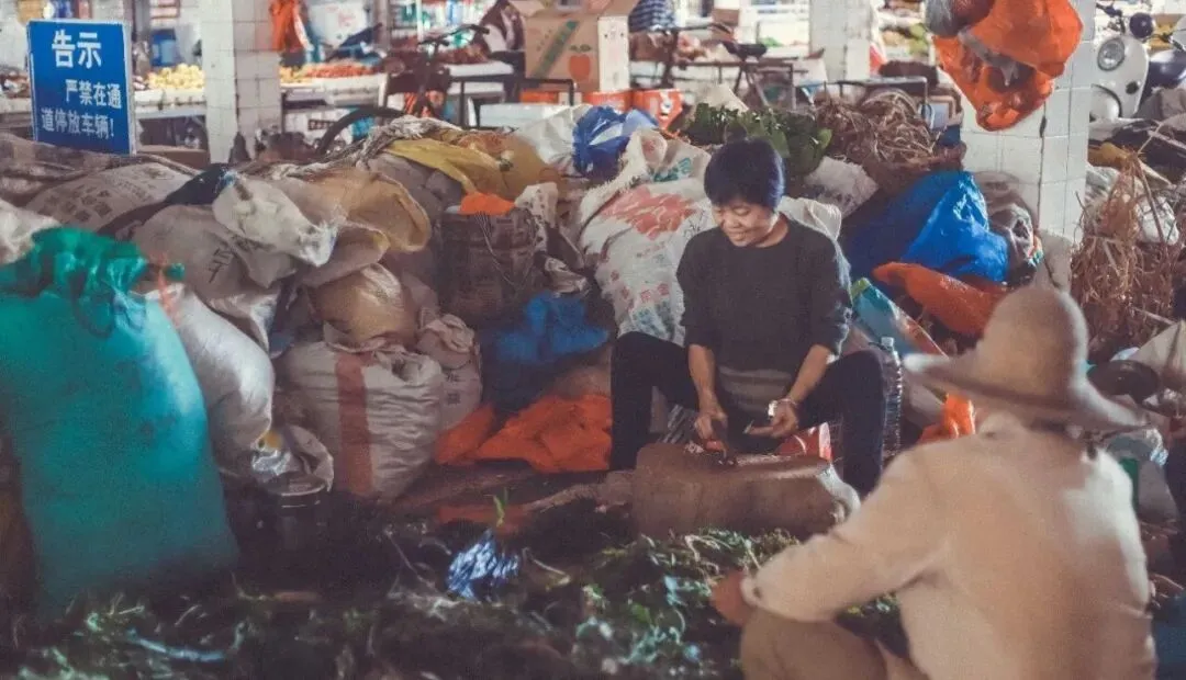 小镇上的塘缀市场