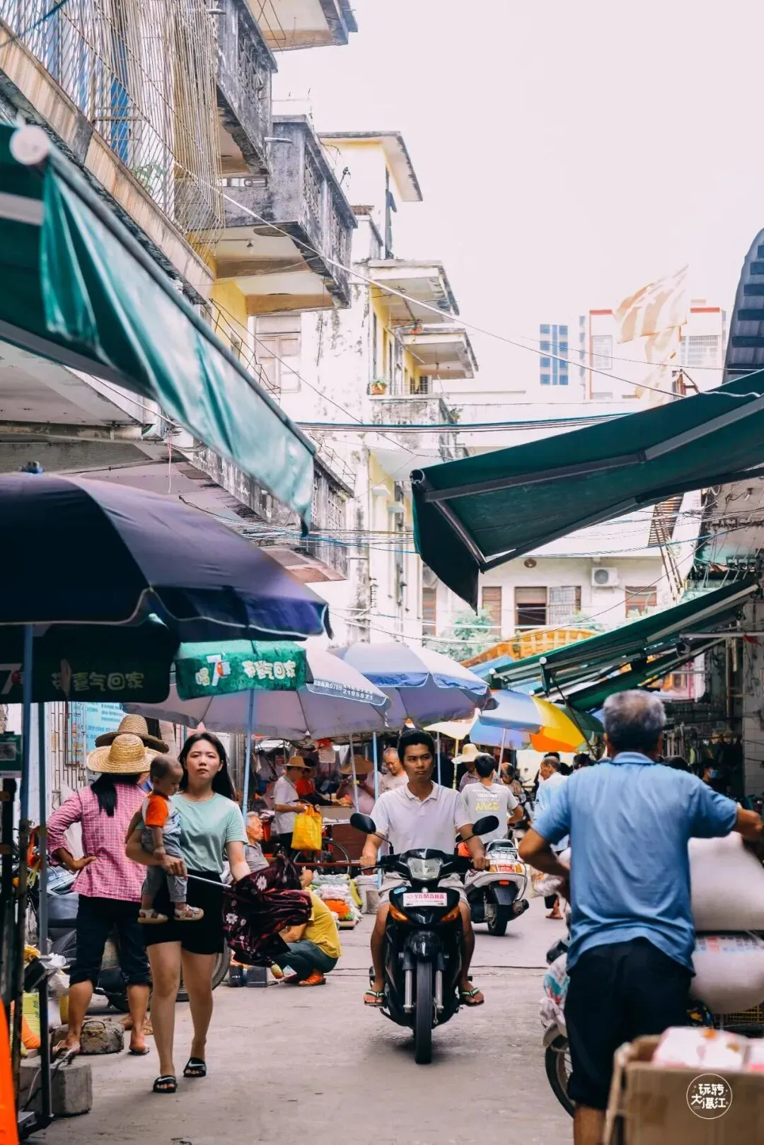 小镇上的塘缀市场