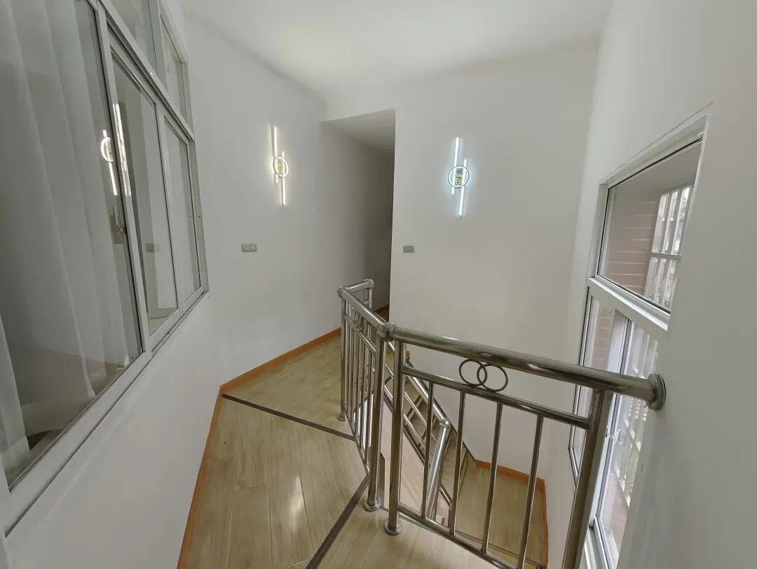 出售】双水市场监督管理局对面步梯这4楼,120.36㎡三室两厅两卫复式楼,精装修关门卖,证件齐全可按揭,随时看房