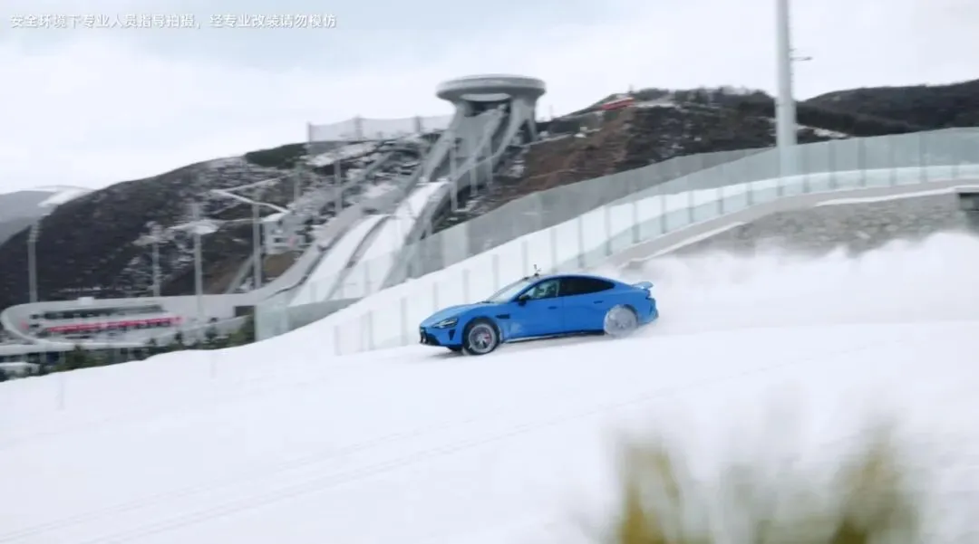 雷军直播15小时,却被友商称为＂营销大师＂?真相曝光:这是阴谋诡计!