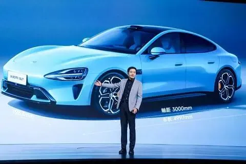 雷军直播15小时被逼无奈?回应“营销大师”标签:表面夸我实际黑我,呼吁网友高速别跟车!