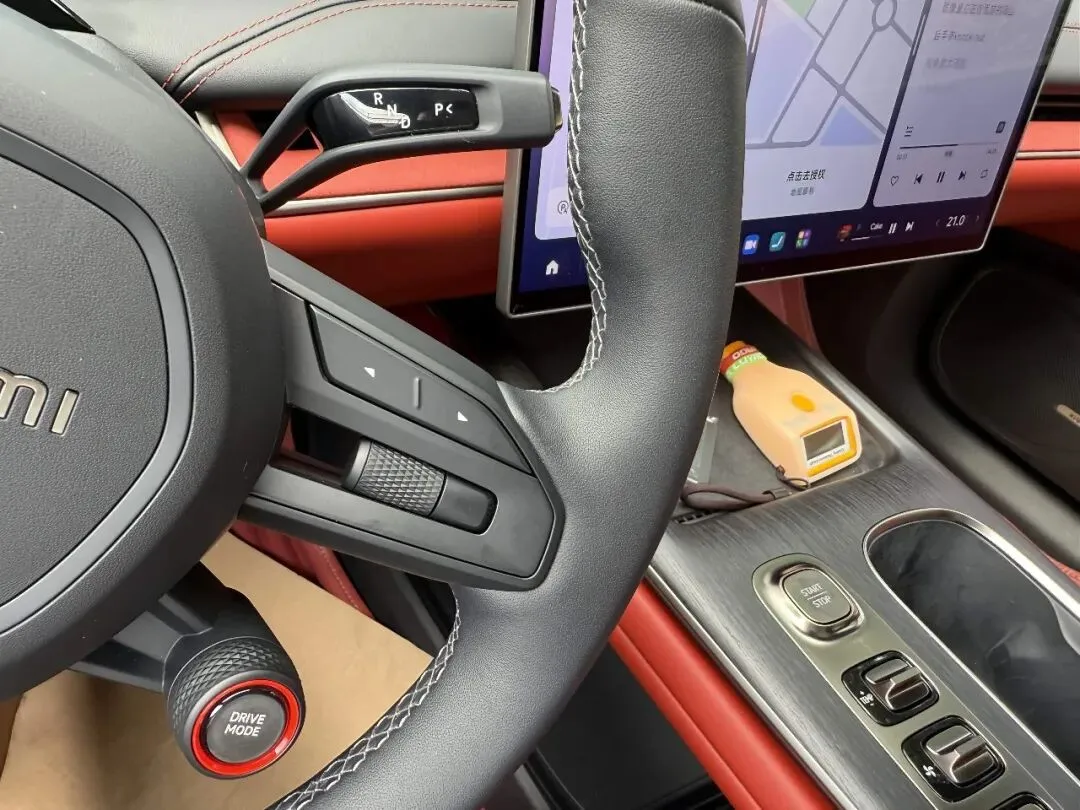 雷军直播15小时被逼无奈?回应“营销大师”标签:表面夸我实际黑我,呼吁网友高速别跟车!