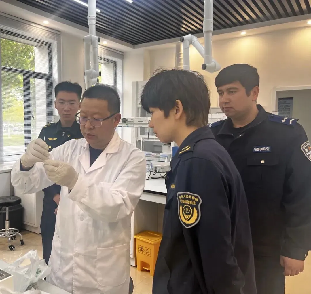 深化行刑衔接 守护食品安全底线——师市市场监管局联合公安局开展食品安全快检