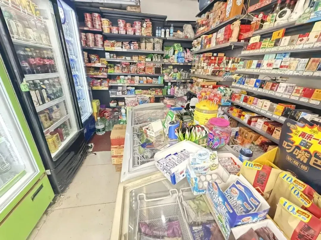 师院十二里河综合市场对面便利店转让 带烟证