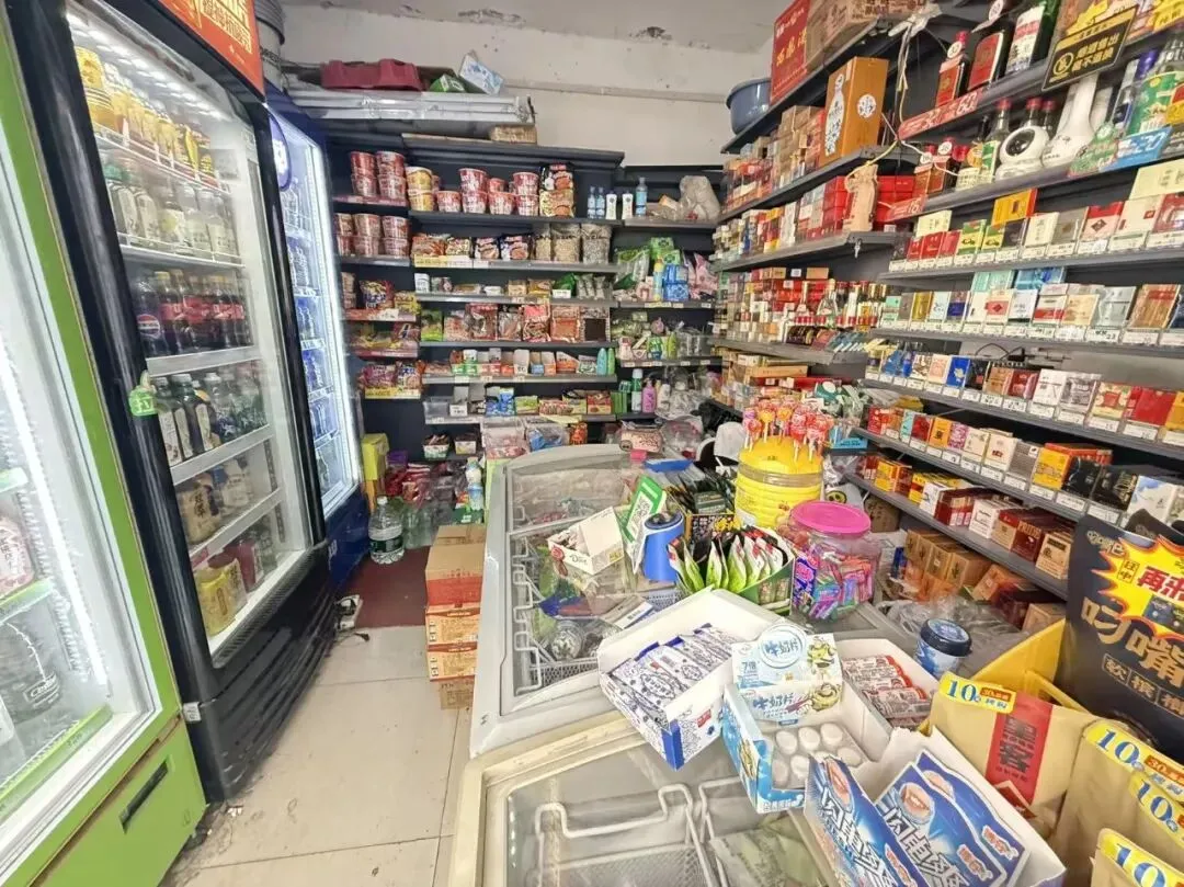 师院十二里河综合市场对面便利店转让 带烟证