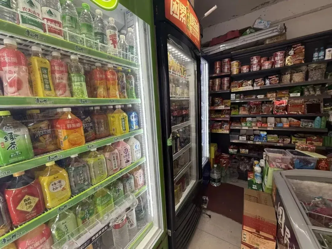 师院十二里河综合市场对面便利店转让 带烟证