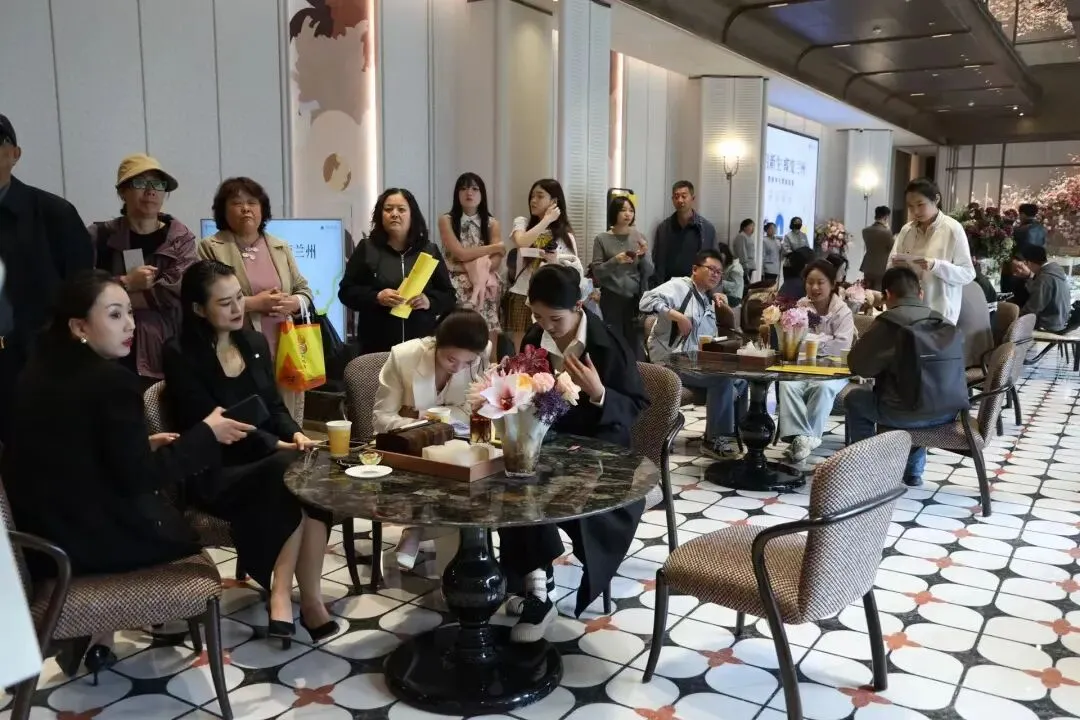 全城涌入!时光之境营销中心惊艳绽放,现场火爆登记,即将发售!