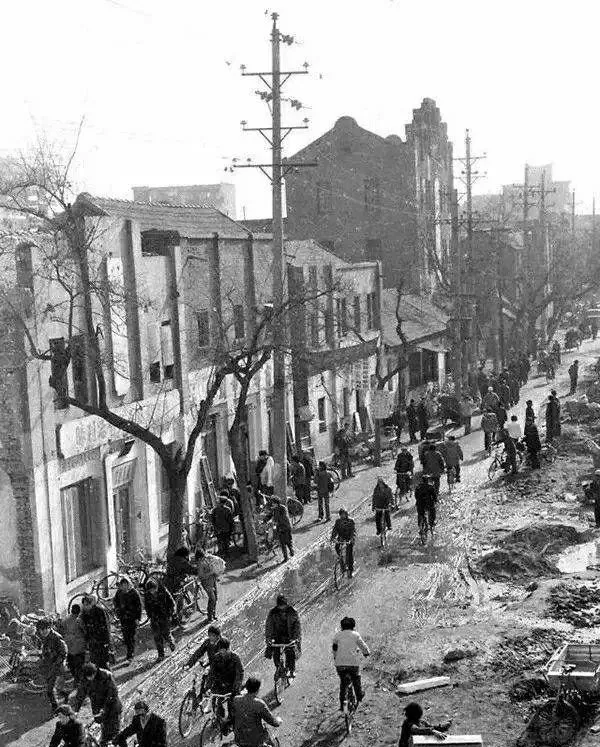 80年代郑州老照片:劳务市场,公园小吃街,福寿街,自行车大堵车……