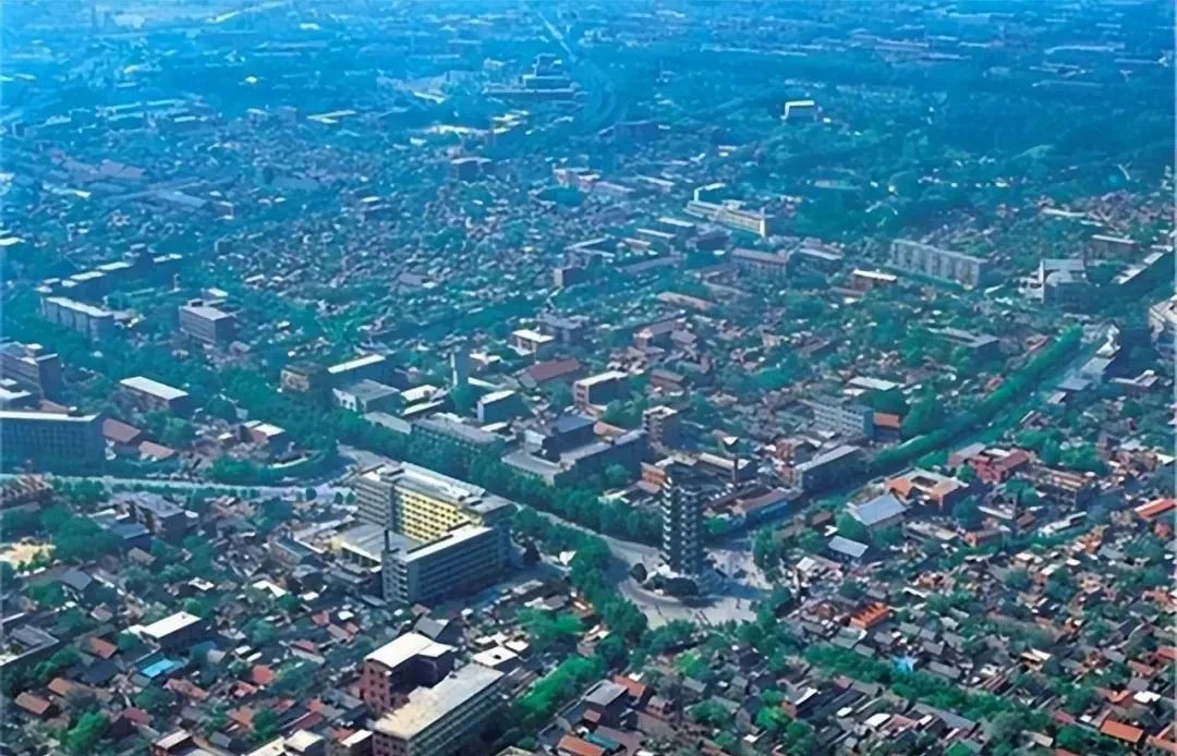 80年代郑州老照片:劳务市场,公园小吃街,福寿街,自行车大堵车……