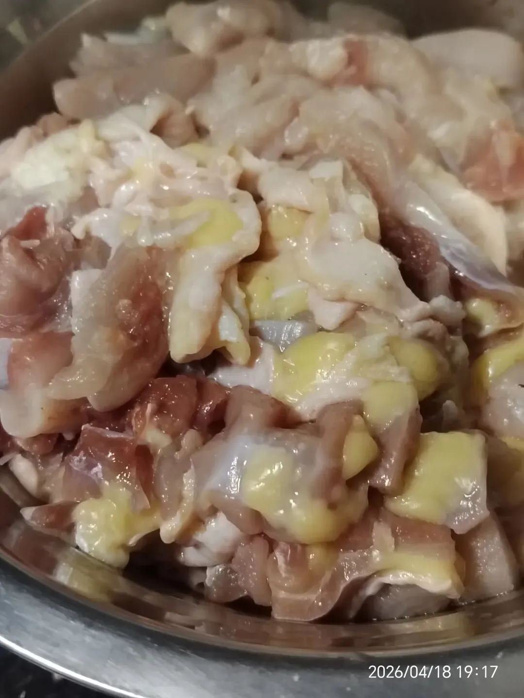 市场居然有现成的鸡煲汤料(莫芪汤包)