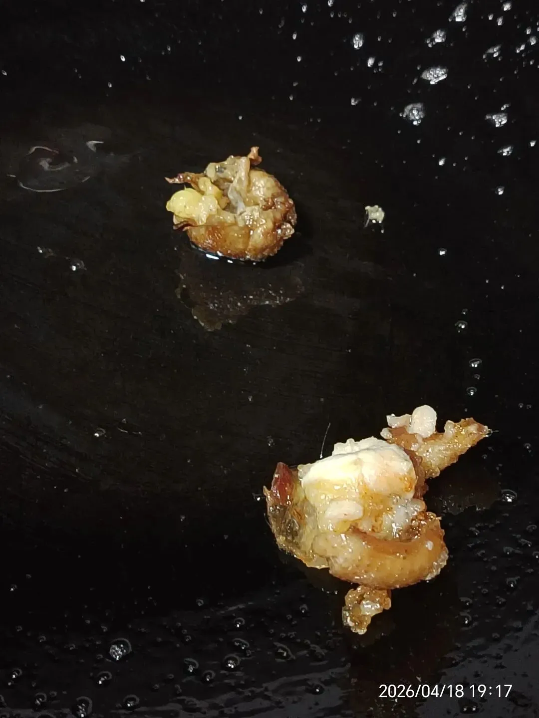 市场居然有现成的鸡煲汤料(莫芪汤包)