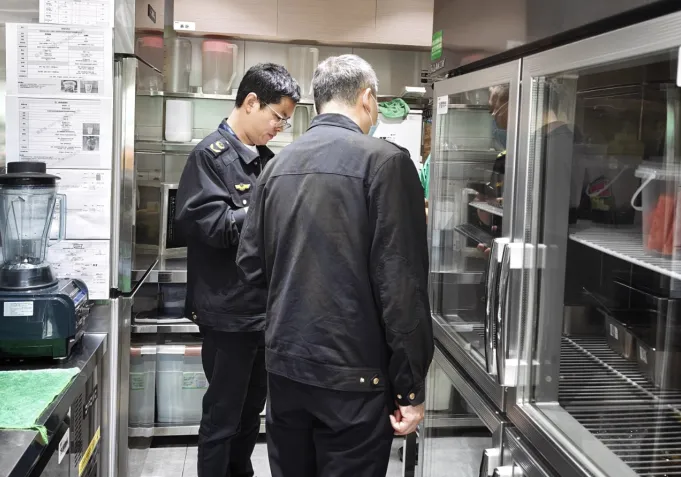 餐饮外卖店家们注意了!请自查!西陵市场监管开启 “5+2拉网” 作战模式