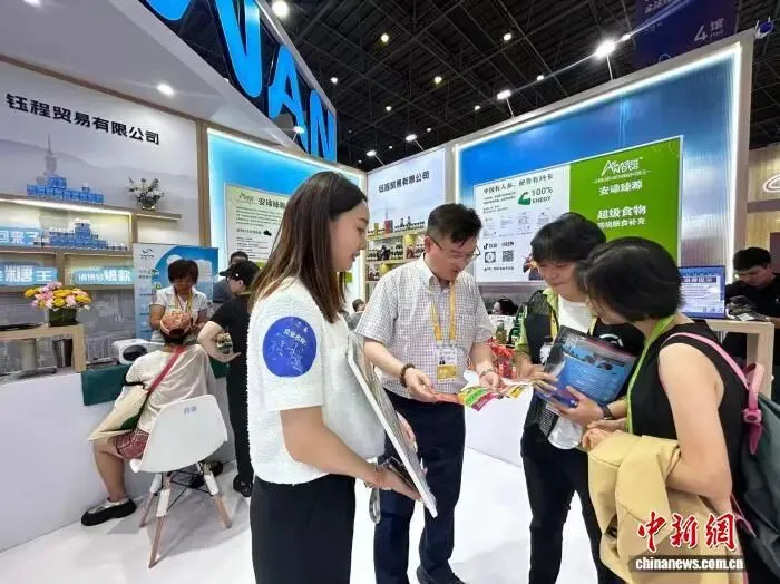 消博故事:看准大陆14亿人健康大市场 台商父女跨海逐梦