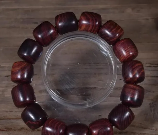 文玩市场惨淡啊!从10几万暴跌到几千几百,文玩手串的寒冬来了