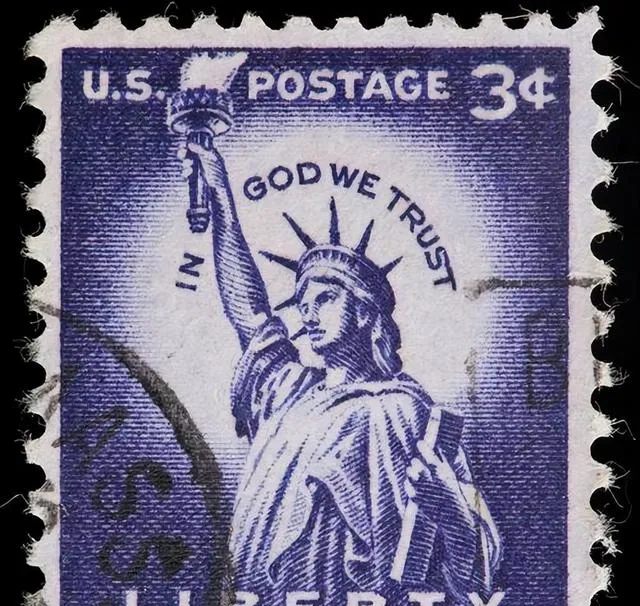 郁闷!我收集了上千枚老邮票,现在没了市场只能糊窗户用了