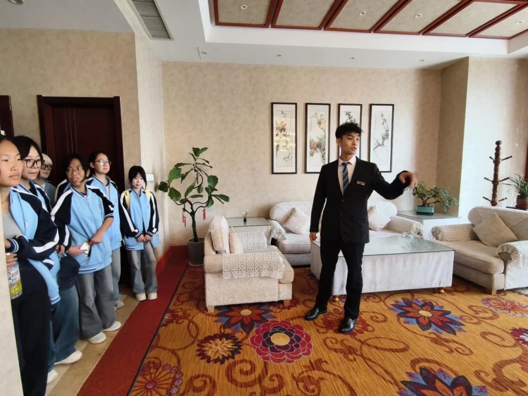 践知笃行 致远守正|管理学院市场营销专业认知实习