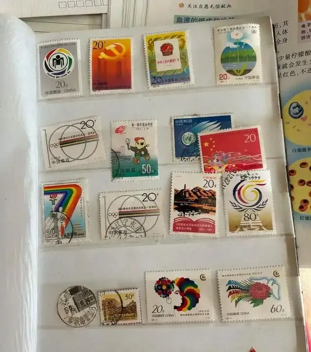 我从1985年开始集邮,如今市场已崩盘,家中藏品成为废纸痛哭流泪