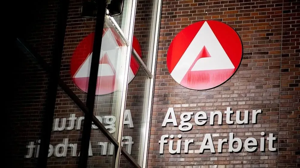 就业市场地震:三分之一的公司计划裁员!