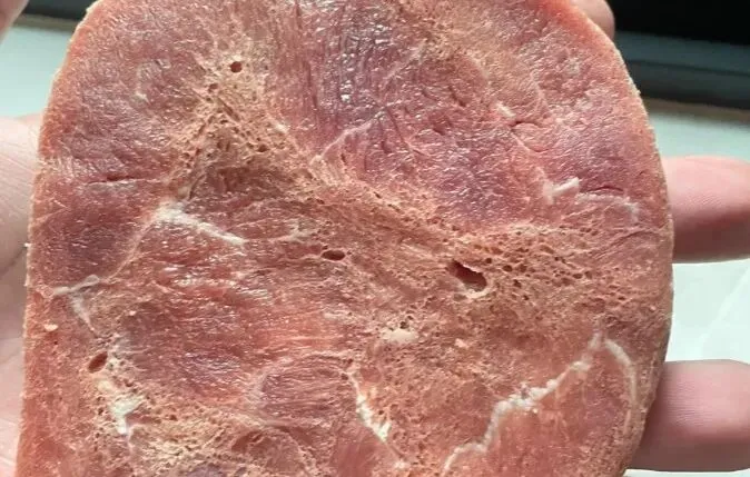 “人造假牛肉”市场泛滥!做法极其恶心,教你一招分辨,以后买牛肉认准这4点就可以!