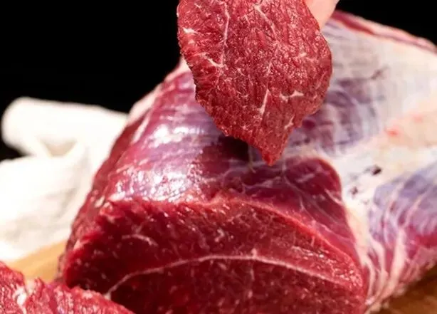 “人造假牛肉”市场泛滥!做法极其恶心,教你一招分辨,以后买牛肉认准这4点就可以!