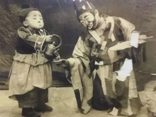 韩佳童:“十七年”国营剧团的市场导向