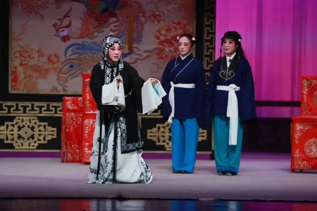 韩佳童:“十七年”国营剧团的市场导向