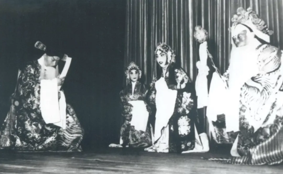 韩佳童:“十七年”国营剧团的市场导向