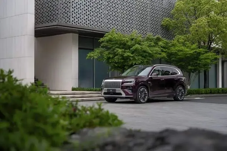 极氪8X降价搅局新能源市场,对手慌了手脚,用户挤破头抢什么好礼?