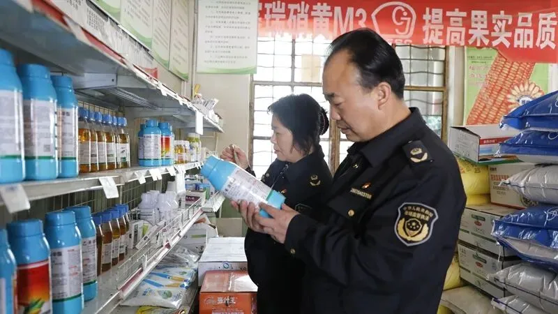 临泽:强化农资市场监管 护航春耕生产安全
