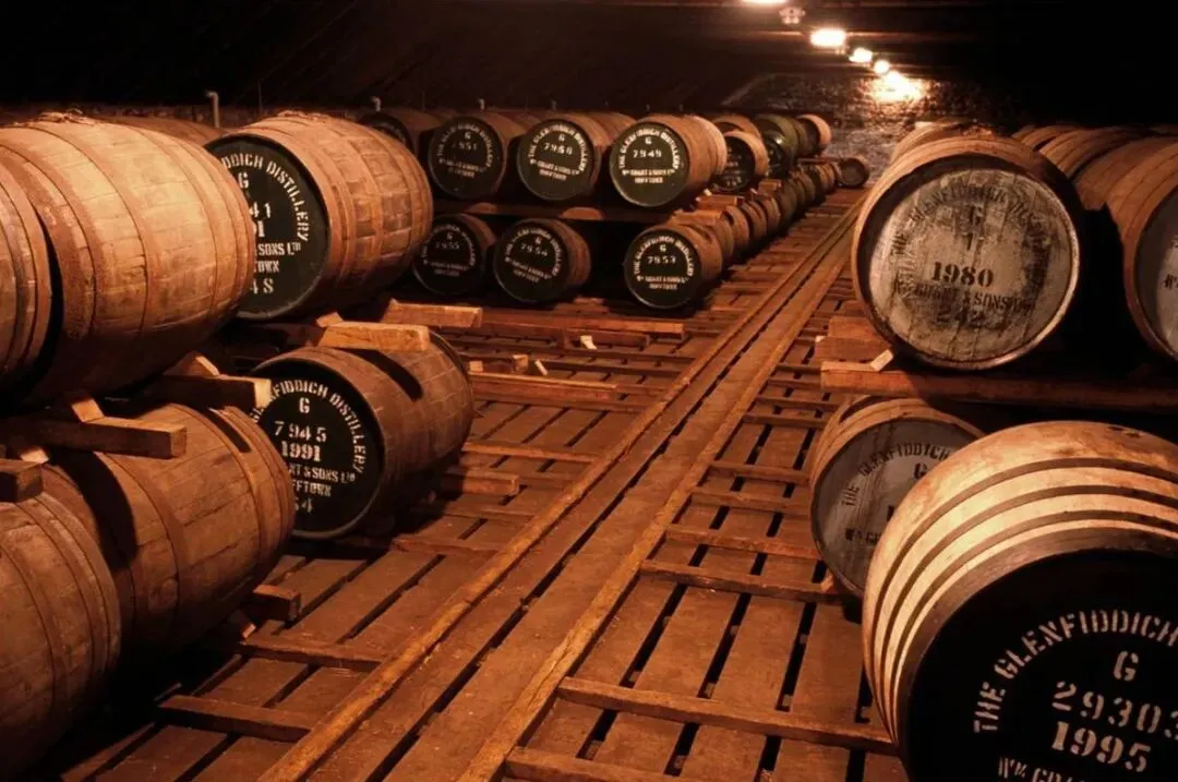 川普发疯,欧美市场变天!3000多的美国烈酒100多拿下!