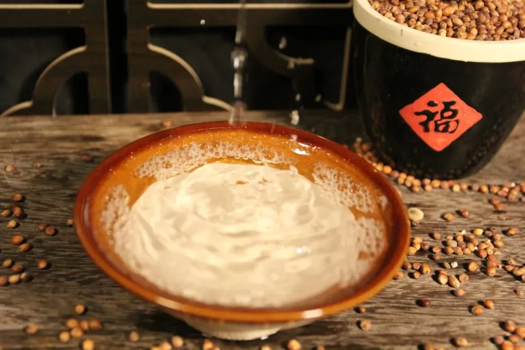 去包装、喝纯粮、按两买:千亿散酒市场,喝出了中国人的新活法