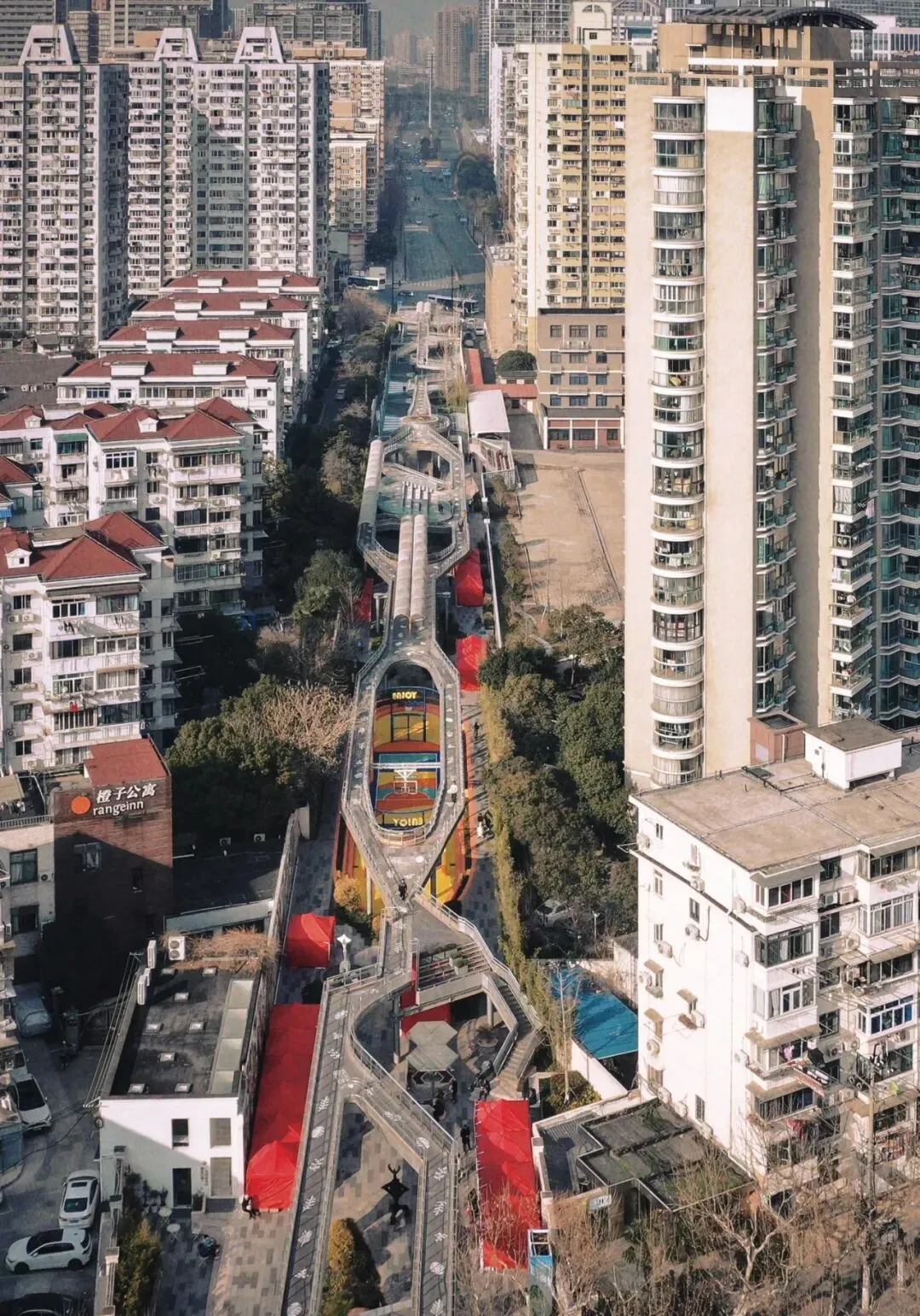 上海学区房进入“买方市场”:200万能上车一梯队,但这3个坑千万别踩群楼市动向