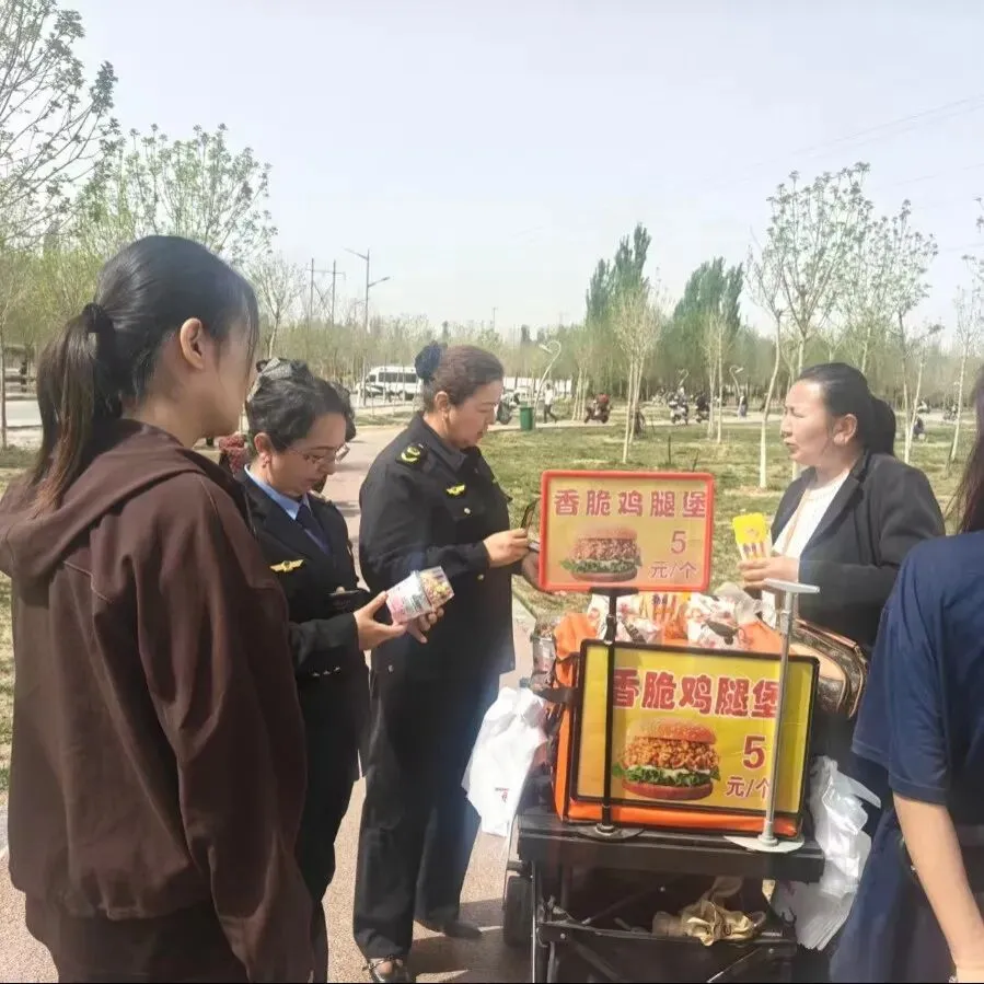 安心乘梯、舒心旅拍、放心就餐,喀什市市场监督管理局守护烟火日常